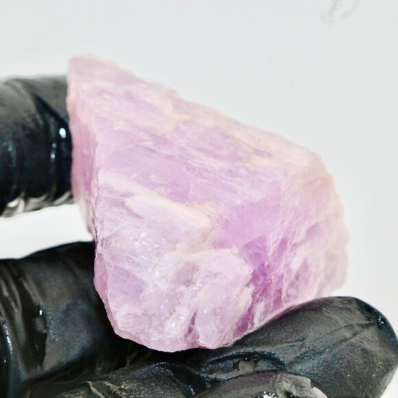 1.25oz UV ACTIVE Kunzite Nigeria Purple Lilac Raw Natural Rough Crystal Mineral - Picture 9 of 10